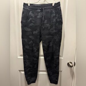 Lululemon Women’s Camo Joggers in Black and Gray